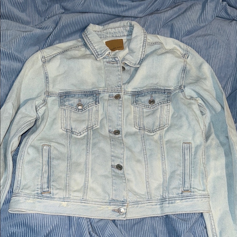 NWT women’s American Eagle light blue Denim Jacket
